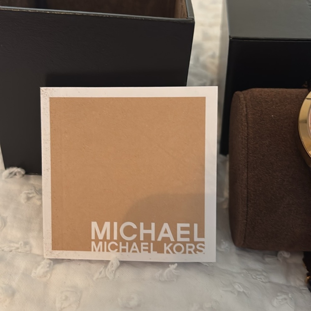 Michael Kors Gold and tortoise Watch - Picture 2 of 7